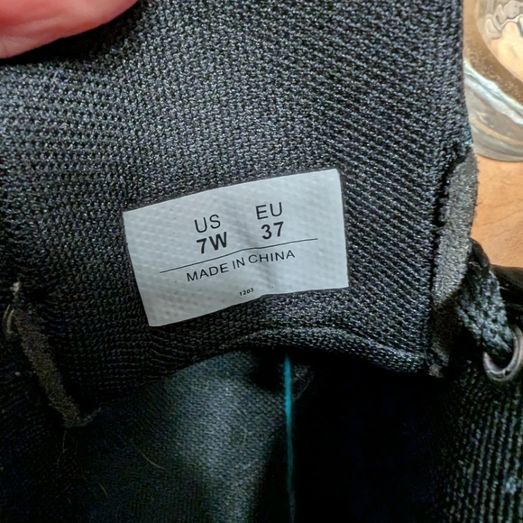 The Shining Carpet Pattern Boots - Picture 2 of 10